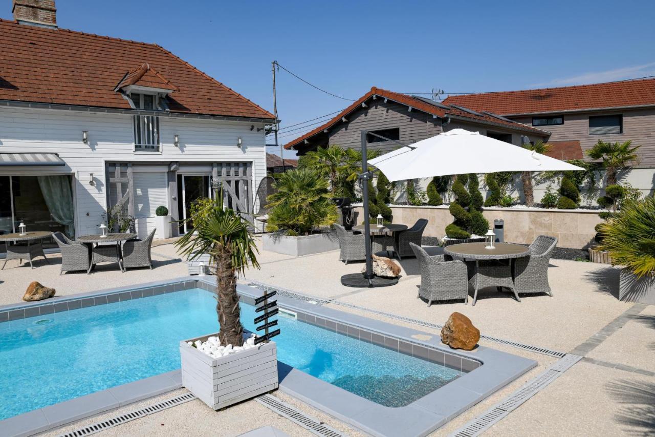 Gite De La Villa De La Croix Avec Piscine Et Parking A 4 Minutes De L'A26 Villechétif 외부 사진