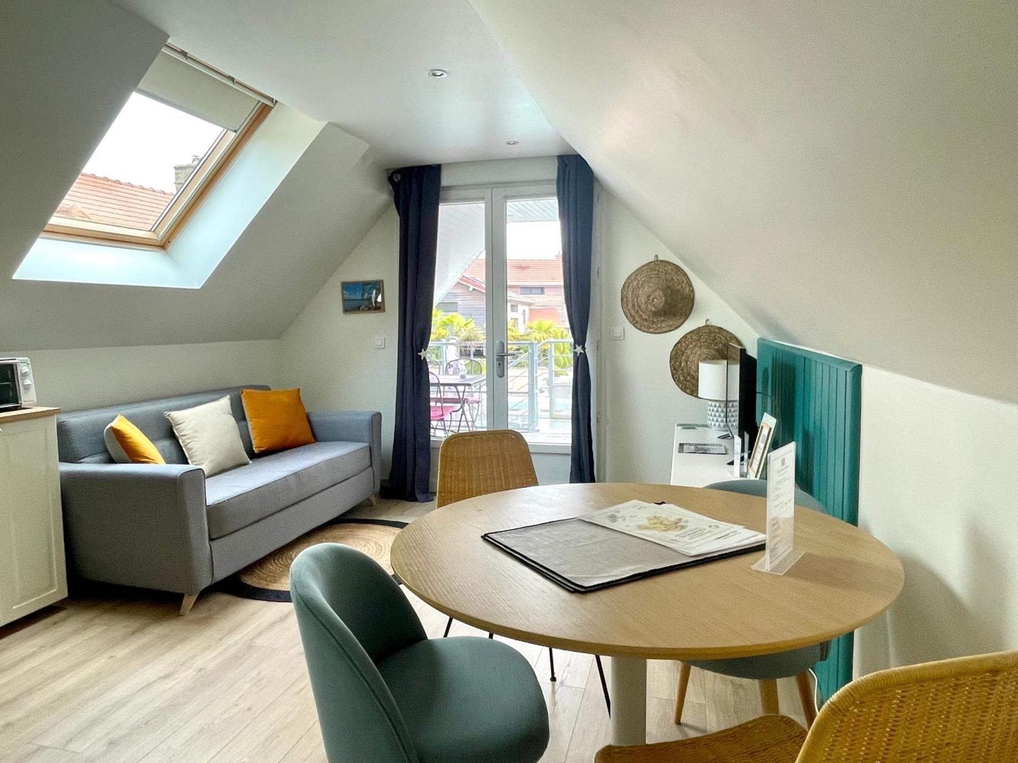 Gite De La Villa De La Croix Avec Piscine Et Parking A 4 Minutes De L'A26 Villechétif 외부 사진